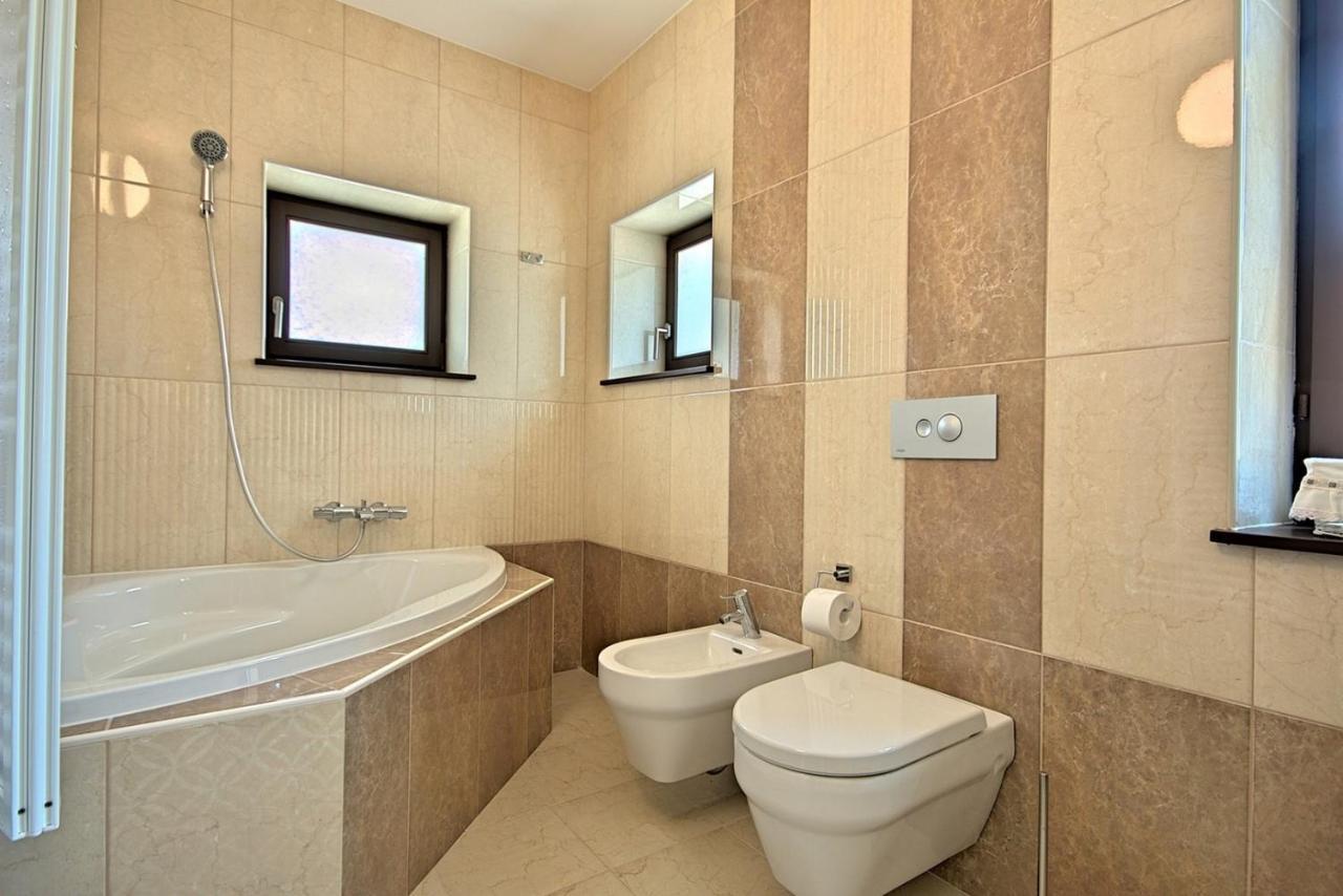 Stone Villa Zahara Ližnjan Екстериор снимка